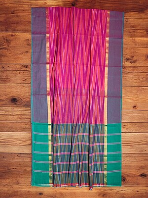 Pink & Green Pochampally Ikkat Cotton Saree with Unstitched Blouse Pink & Green Pochampally Ikkat Cotton Saree with Unstitched Blouse