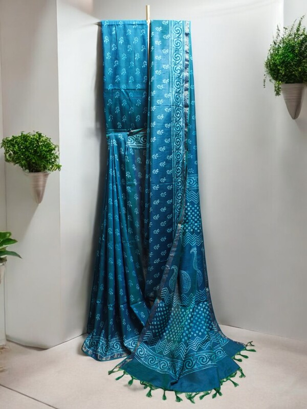 Teal Green Batik Print Saree with Running Blouse Teal Green Batik Print Saree with Running Blouse