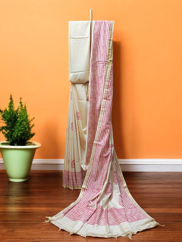 Lal Paar Traditional Bengali Silk Saree with Running Blouse Lal Paar Traditional Bengali Silk Saree with Running Blouse