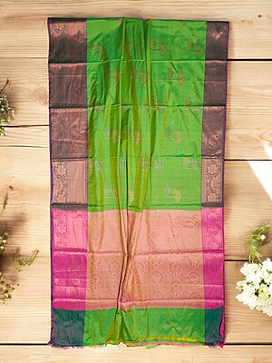 Green Banarasi Silk Saree with Unstitched Blouse Green Banarasi Silk Saree with Unstitched Blouse