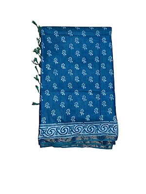 Teal Green Batik Print Saree with Running Blouse Teal Green Batik Print Saree with Running Blouse